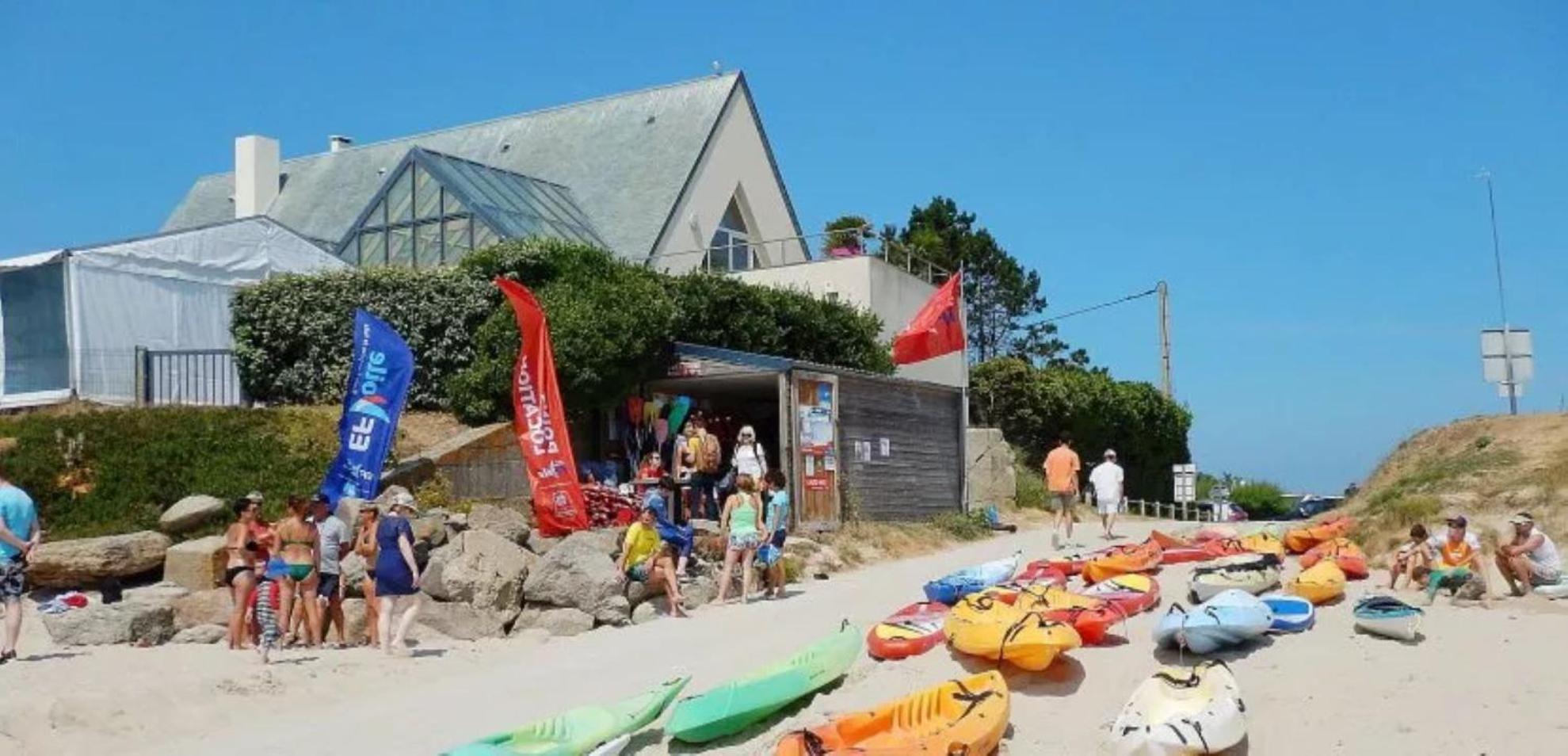 GITE la REVILLAISE - CREE 2022 - Maximum 6 adultes OU 6 adultes-enfants - TOUTES PRESTATIONS INCLUSES Réville Extérieur photo